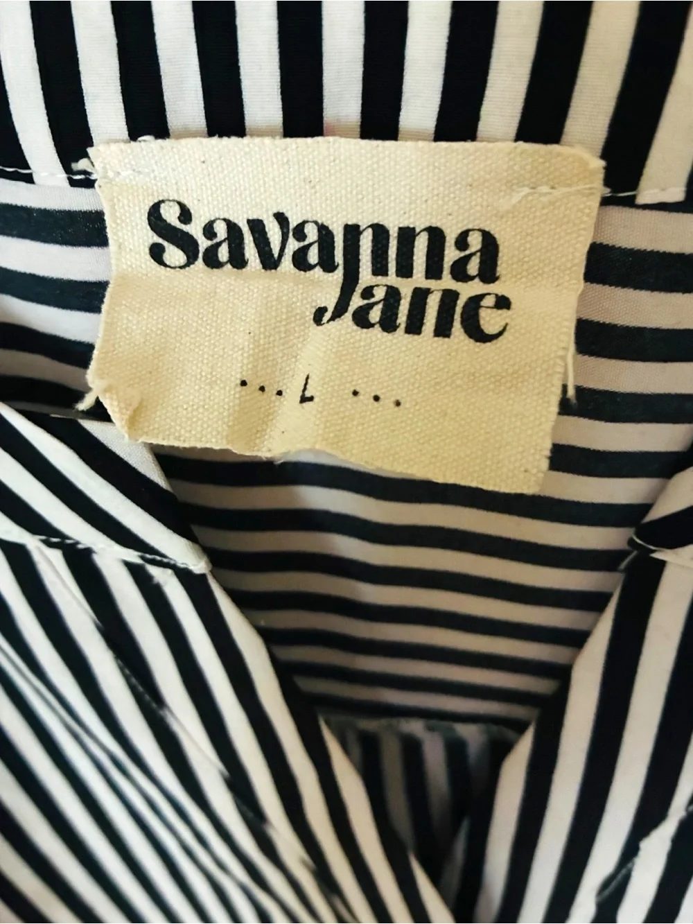 Savanna Jane Boutique Sz LARGE Black White Vertical Stripe V-Neck Dressy Blouse - Picture 5 of 8